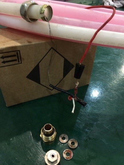 Некачественно сделанный монтаж кабеля электрического теплого пола